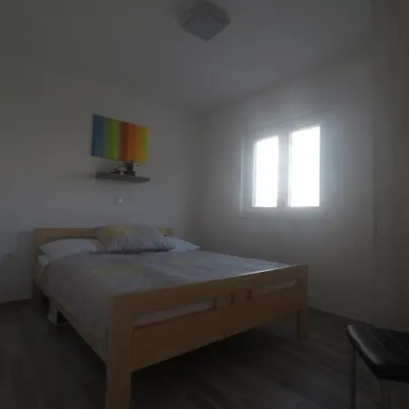 Apartment Lola *