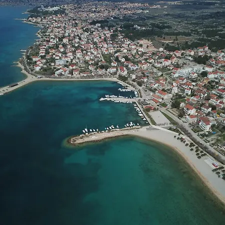 Lola Apartmán *