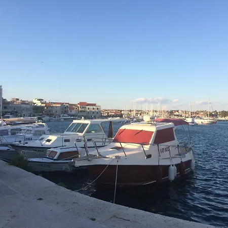 Lola Apartmán