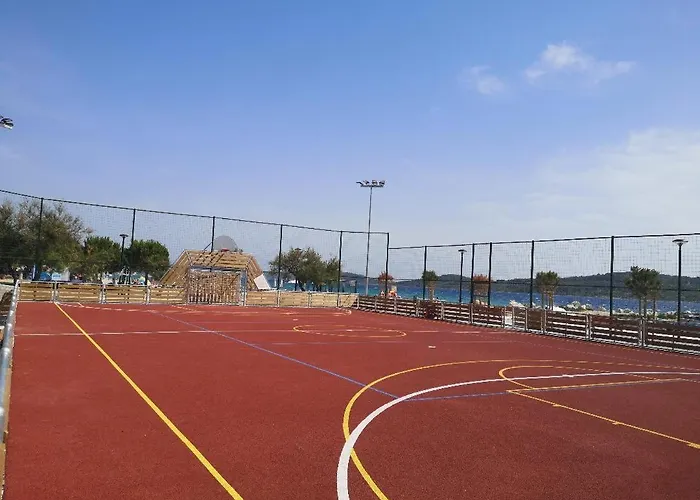 アパート Lola スリマ